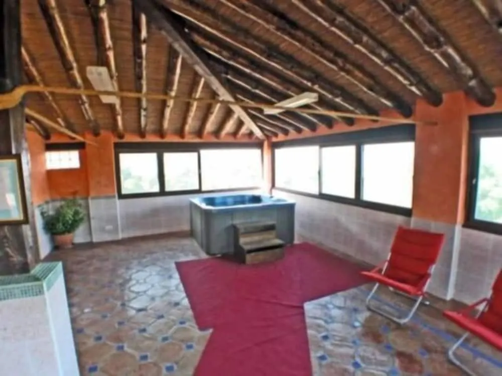 Hotel Rural Los Jarales Istán 2*,