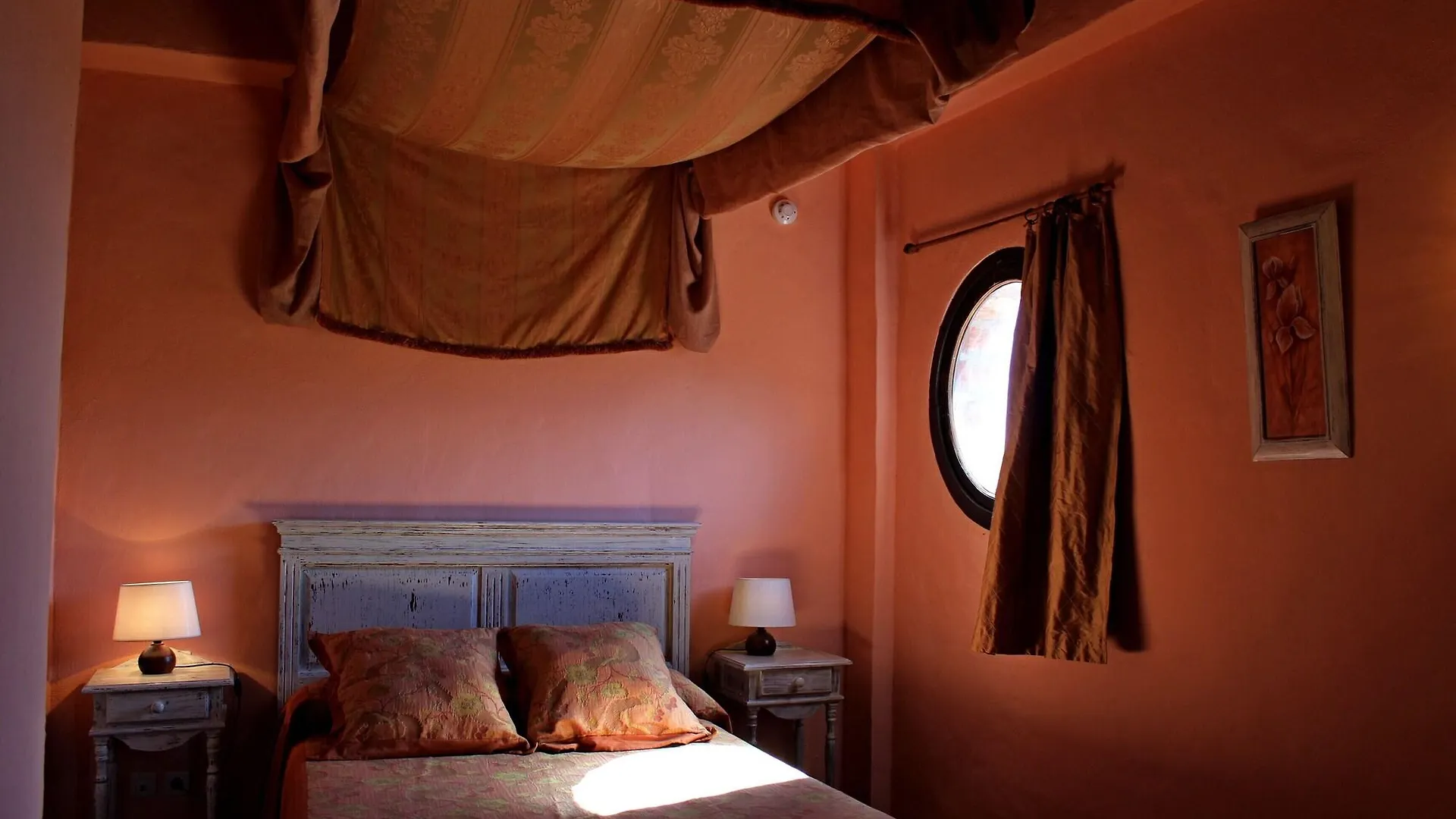 Hotel Rural Los Jarales Istan 2*,