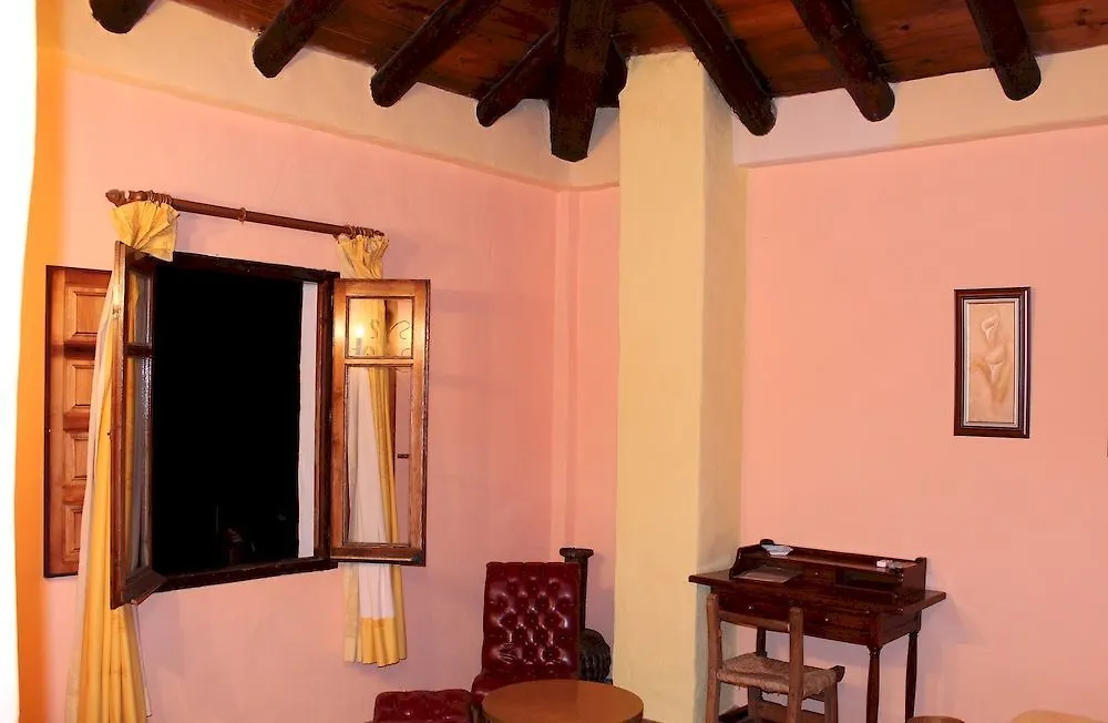 Hotel Rural Los Jarales Istan 2*,